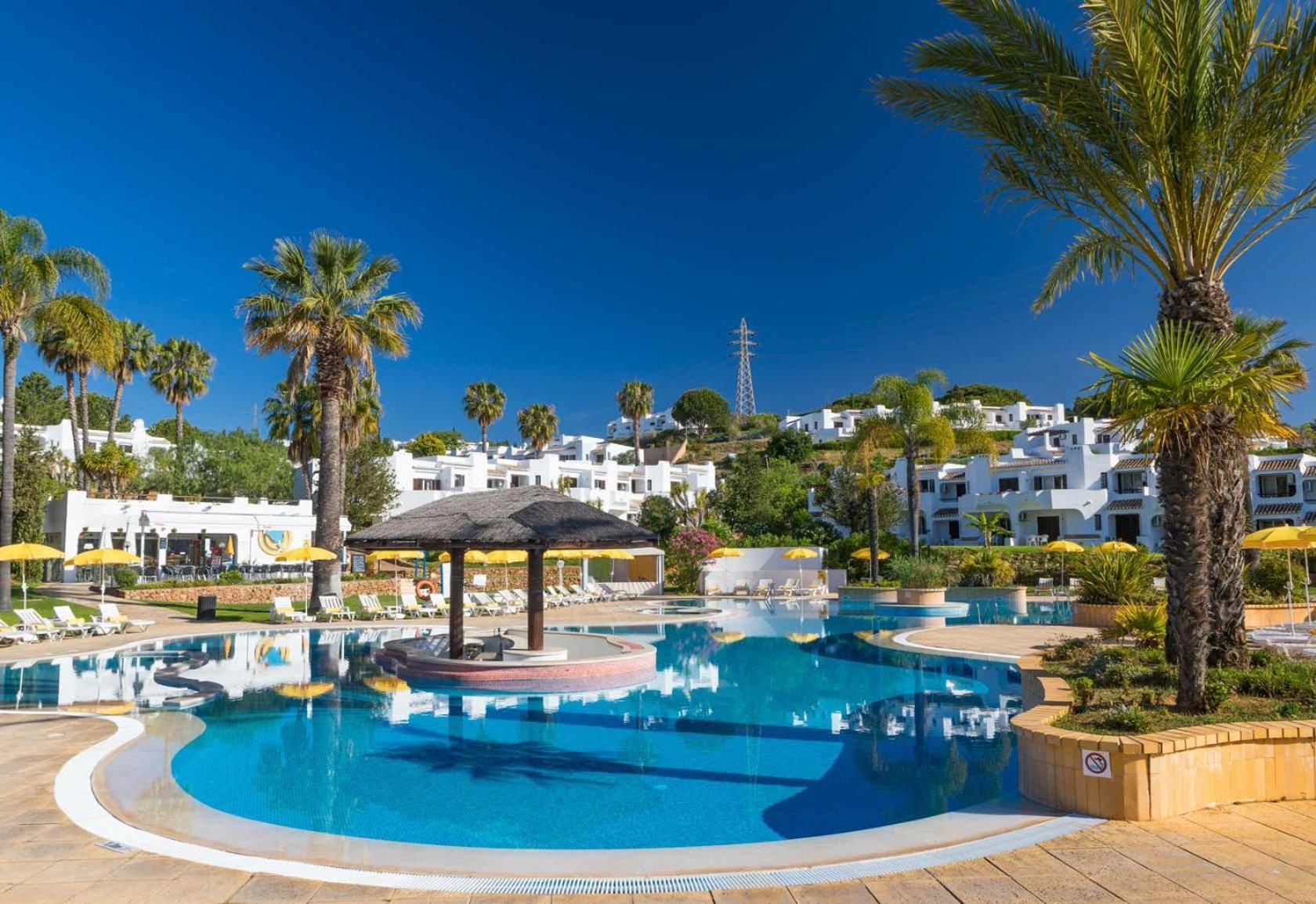 Apartment Family Holidays With Pool View *